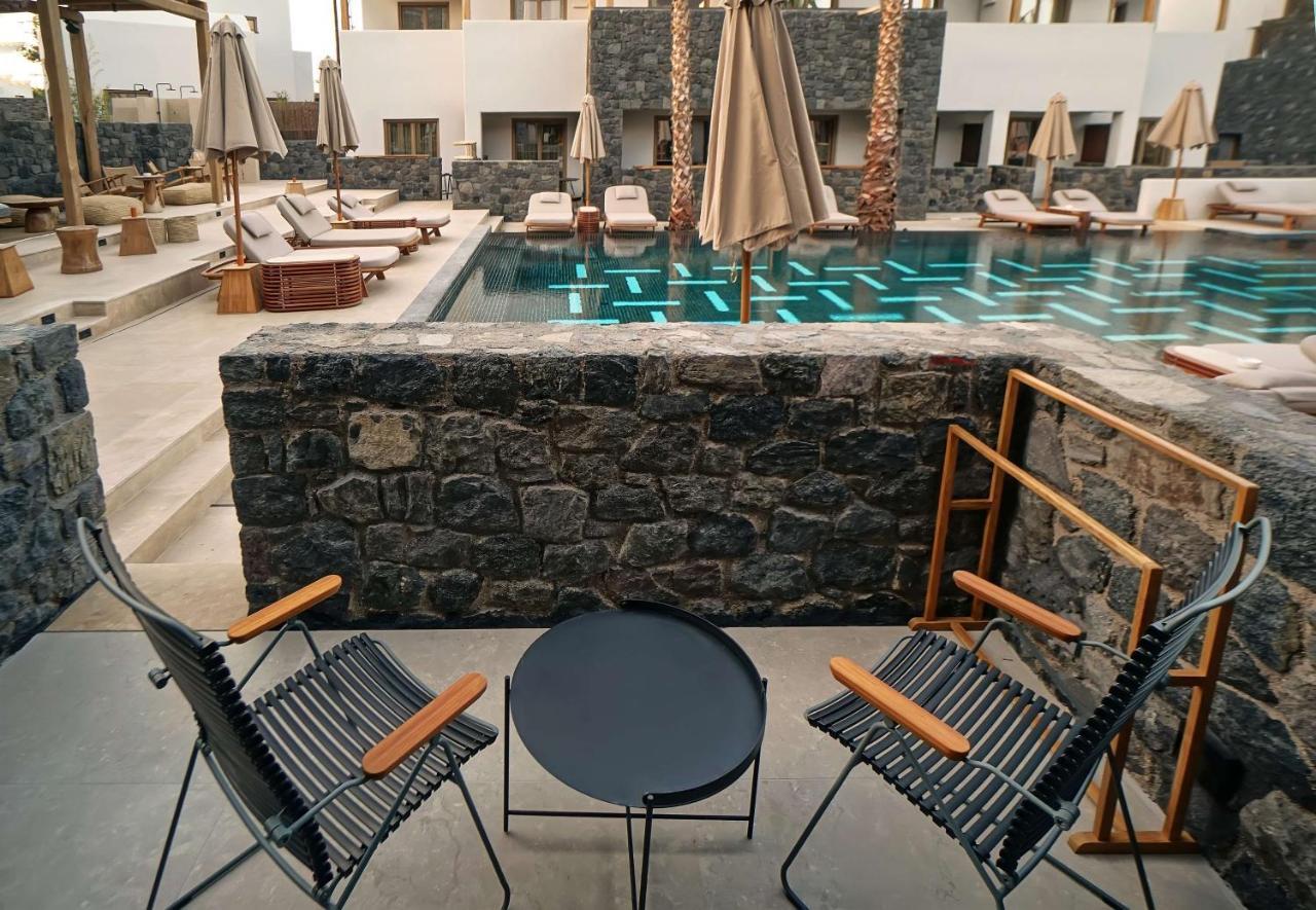 Radisson Blu Zaffron Resort, Santorini (Adults Only) Камарі Екстер'єр фото