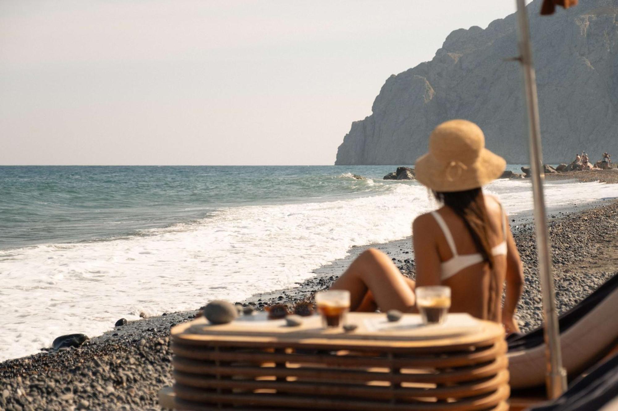 Radisson Blu Zaffron Resort, Santorini (Adults Only) Камарі Екстер'єр фото